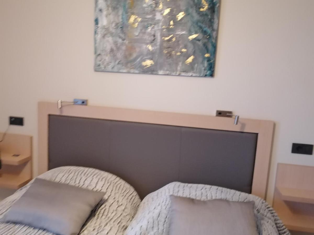 Angelo Cafe Hotel Толон Екстериор снимка