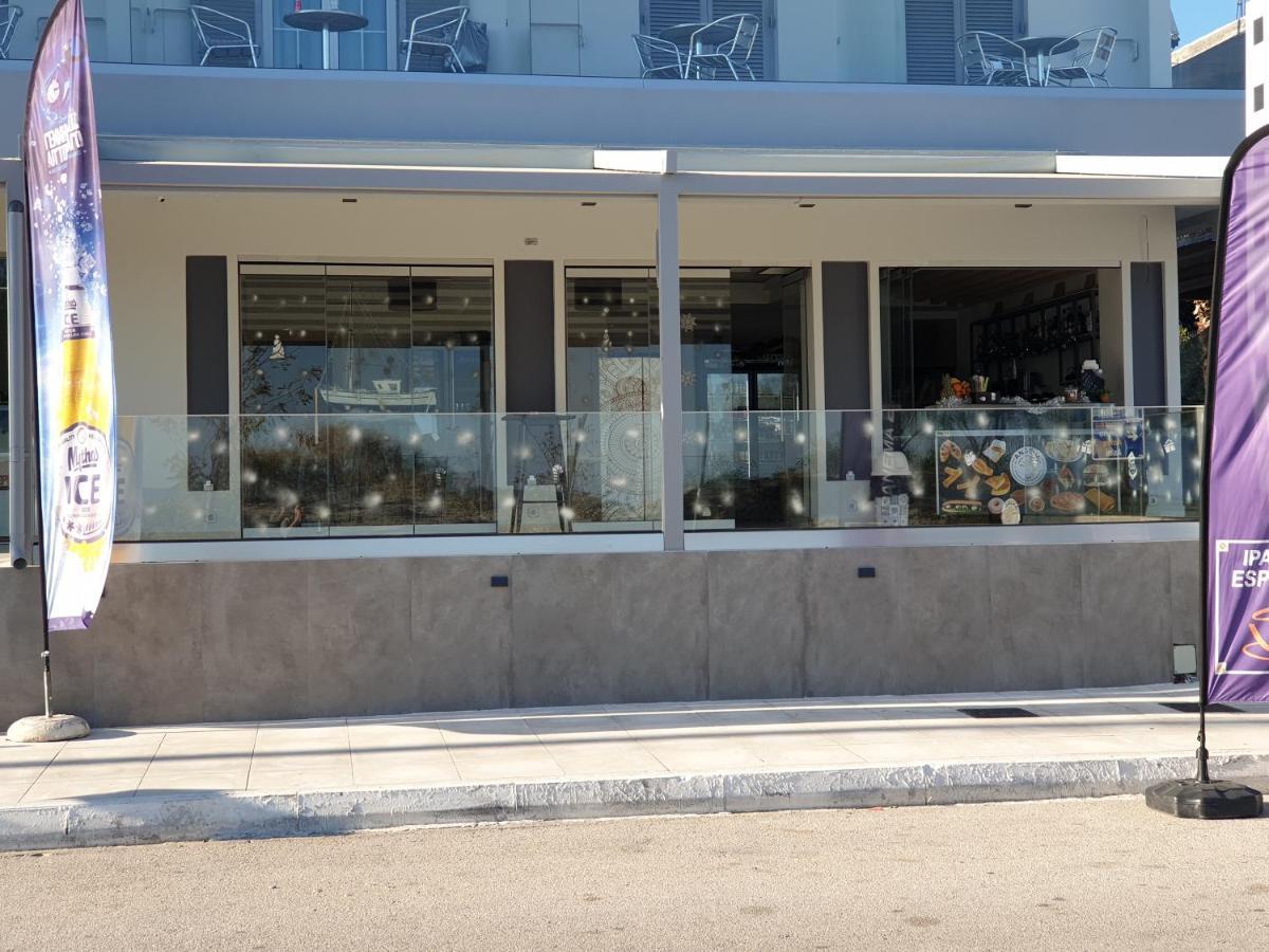 Angelo Cafe Hotel Толон Екстериор снимка