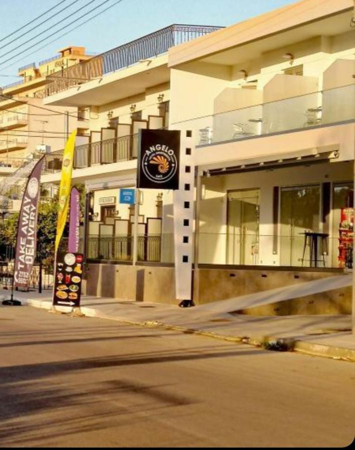 Angelo Cafe Hotel Толон Екстериор снимка