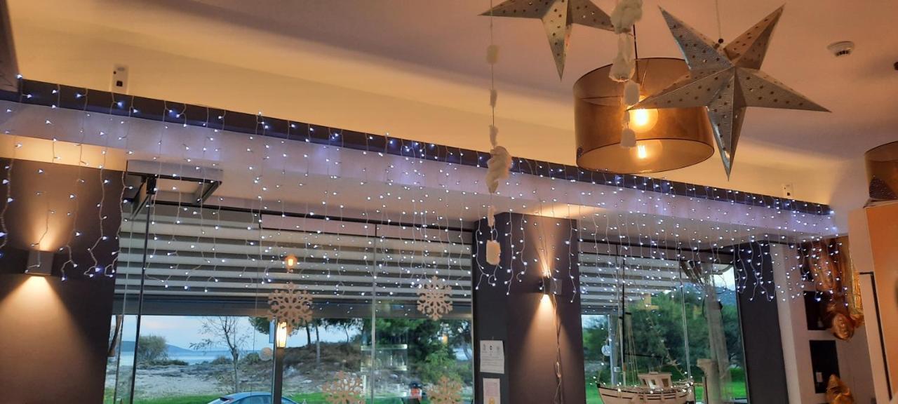 Angelo Cafe Hotel Толон Екстериор снимка