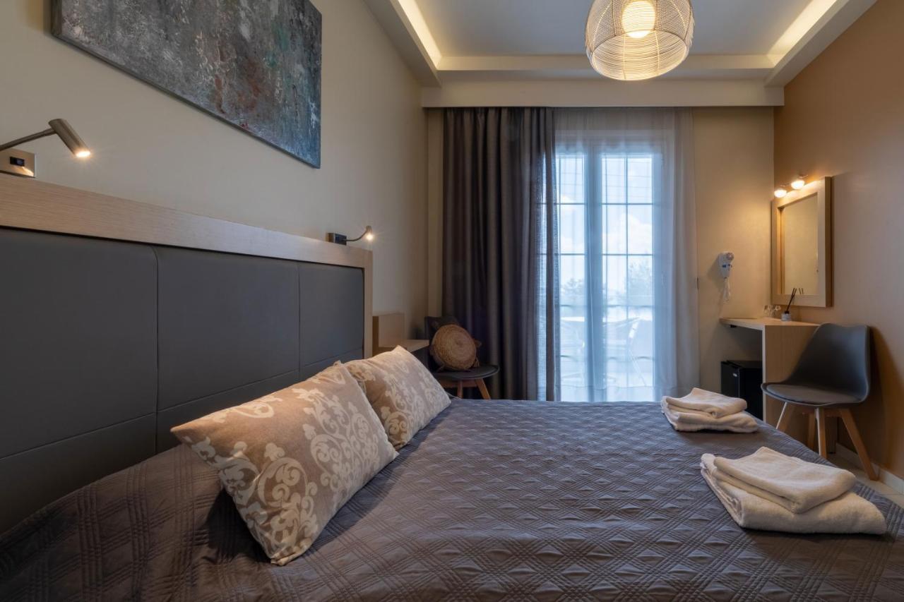Angelo Cafe Hotel Толон Екстериор снимка
