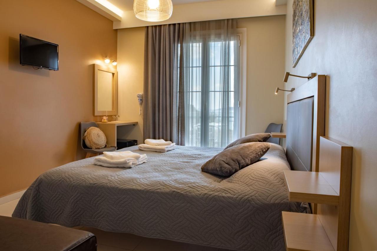 Angelo Cafe Hotel Толон Екстериор снимка